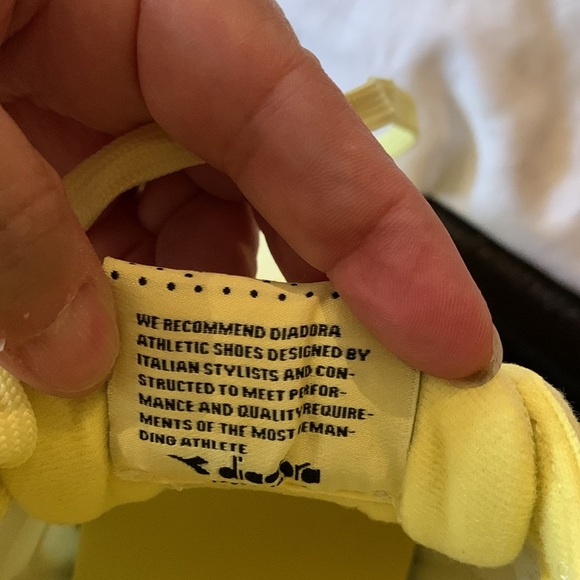 BNWT DIADORA Yellow Gelato Sneakers - Picture 7 of 8